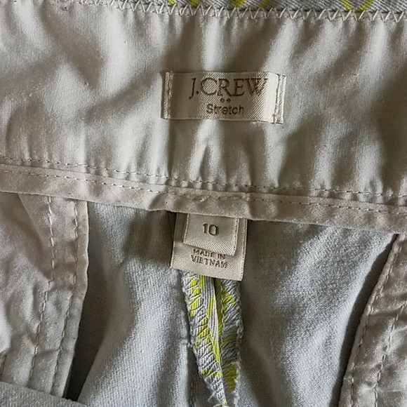 Shorts - Picture 3 of 4